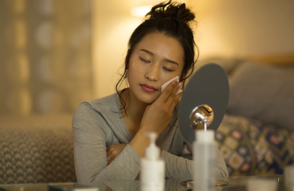 Skincare per il tuo viso la sera